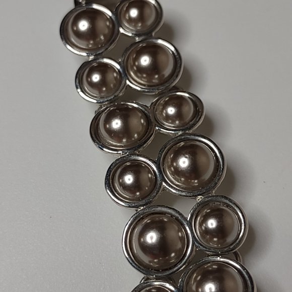 Silver Tone Heavy Metal Circle Bracelet - Picture 6 of 13